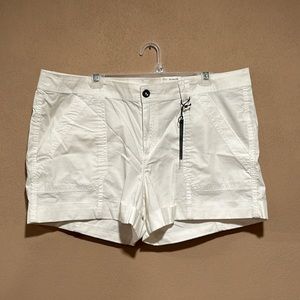 a.n.a white shorts